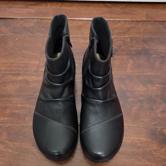 Clarks Collection Women's Cheyn Zoe Black Leather Ankle Boots Size 8W Comfort - Picture 9 of 12